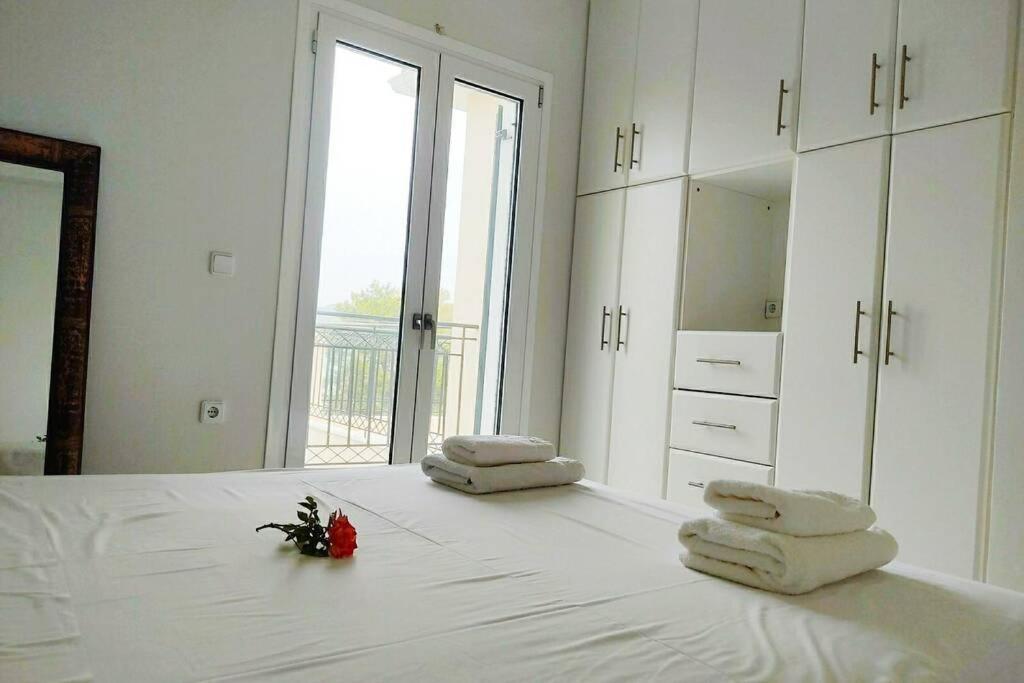 Peggy'S Lux Apartment Karavomylos Exterior foto